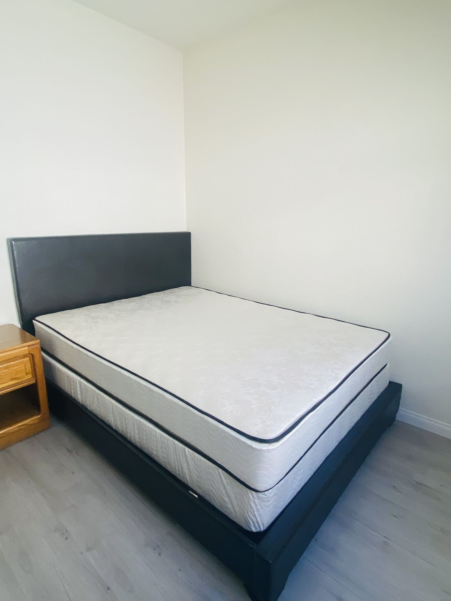 Queen size bed with Mattress and bed frame , like new. 