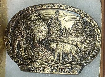 Vintage 1983 Metal Belt Buckle, Solid Bronze, Grey Wolf, Wildlife, Nature, Endangered Species, Nice Western Style Design, 3 1/2" x 2 1/2", Heavy Duty,