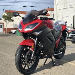 Super Sale! 125cc Motorcycle. 4 Speed Blue Color 