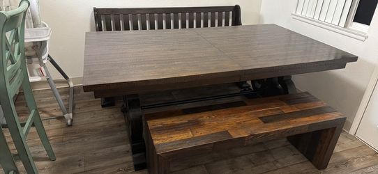 Kitchen set with 2 table extenders
