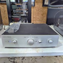 Eastern-Electric-Avant-preamp-and[2 Eastern-Electric 156-Mono-Blocks]