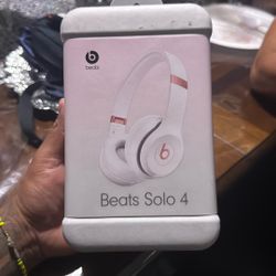 Beats Solo 4 