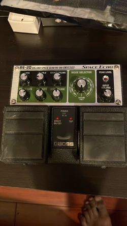 Boss RE-20 Roland Space Echo Twin Pedal Guitar Effects Pedal