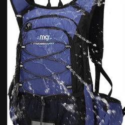Mubasel Gear Insulated Hydration Backpack Pack with 2L BPA Free Bladder - Keeps Liquid Cool up to 4 Hours – for Running, Hiking, Cycling, Camping New 