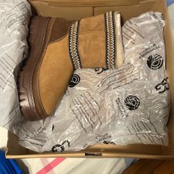 Uggs Trailgazer, Size 10