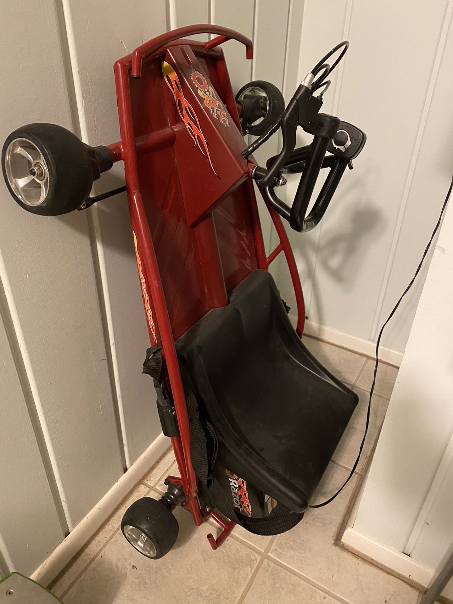 Razor Go-Kart and Razor Scooter (both not working but free to tinker with) *pending pickup*