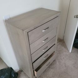 Practically Brand New 4 Piece Queen Bedset With Gray Leather Sofa Double Recliner