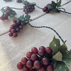 2 Indoor / Outdoor String Lights Red Grape Cluster 6 Cluster String