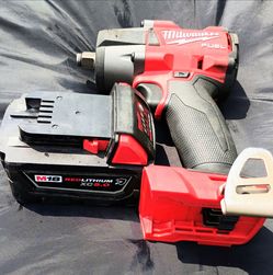 Milwaukee M18 Fuel Cordless Impact Wrench with Battery