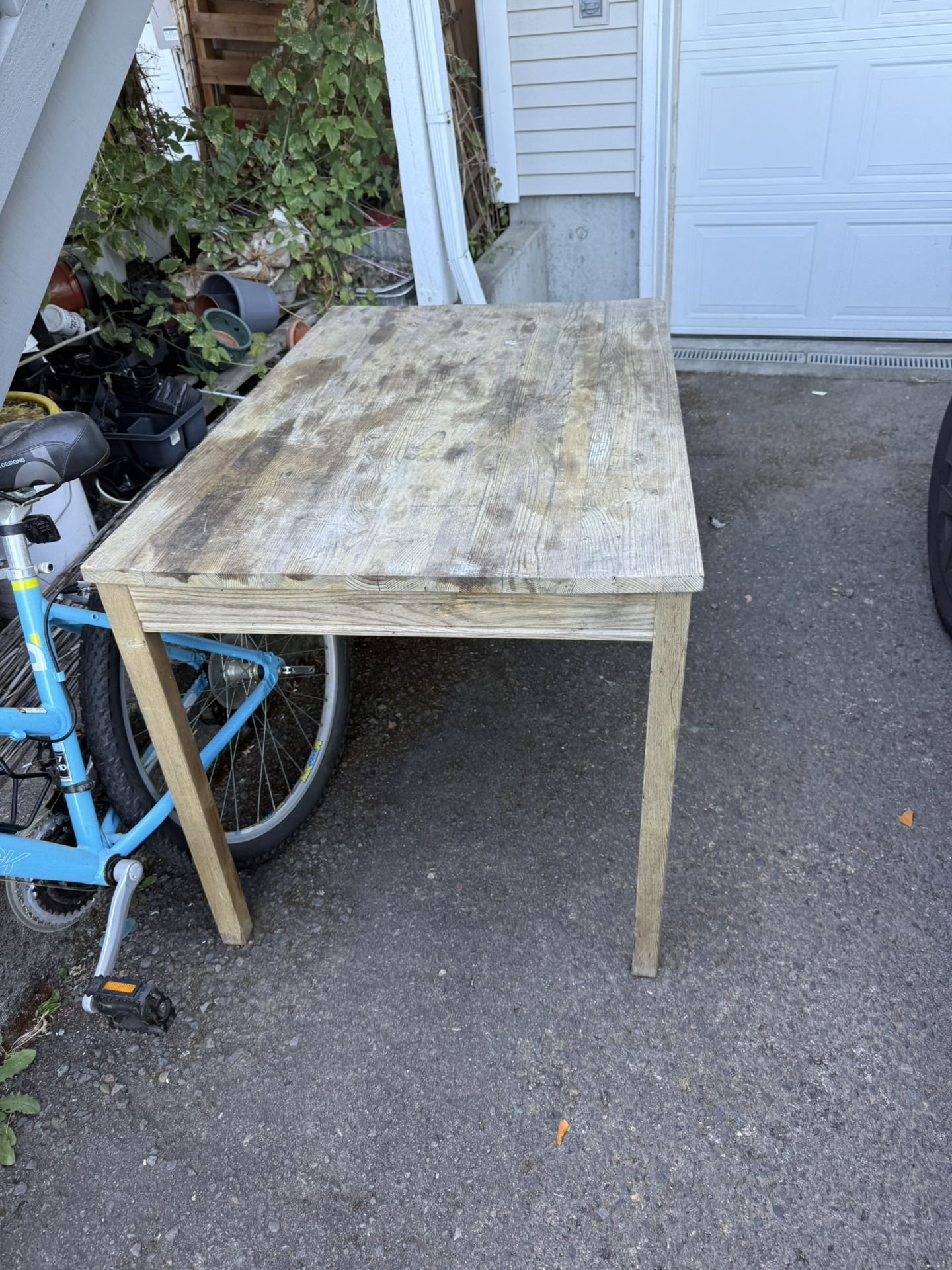 Bikes And Table Free