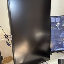 28in SAMSUNG Monitor With Single Arm Stand 