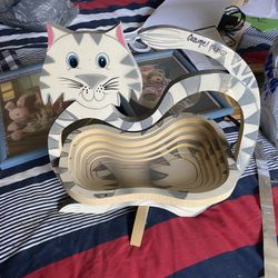 Very Cute Cat Sit Up 