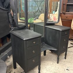 1900's Vanity