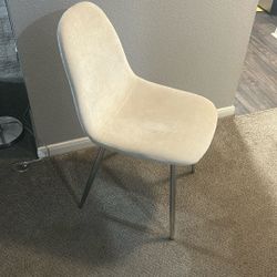 Set Of 4 White Chairs