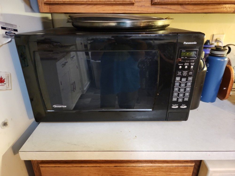 Panasonic Microwave NN-SN968B