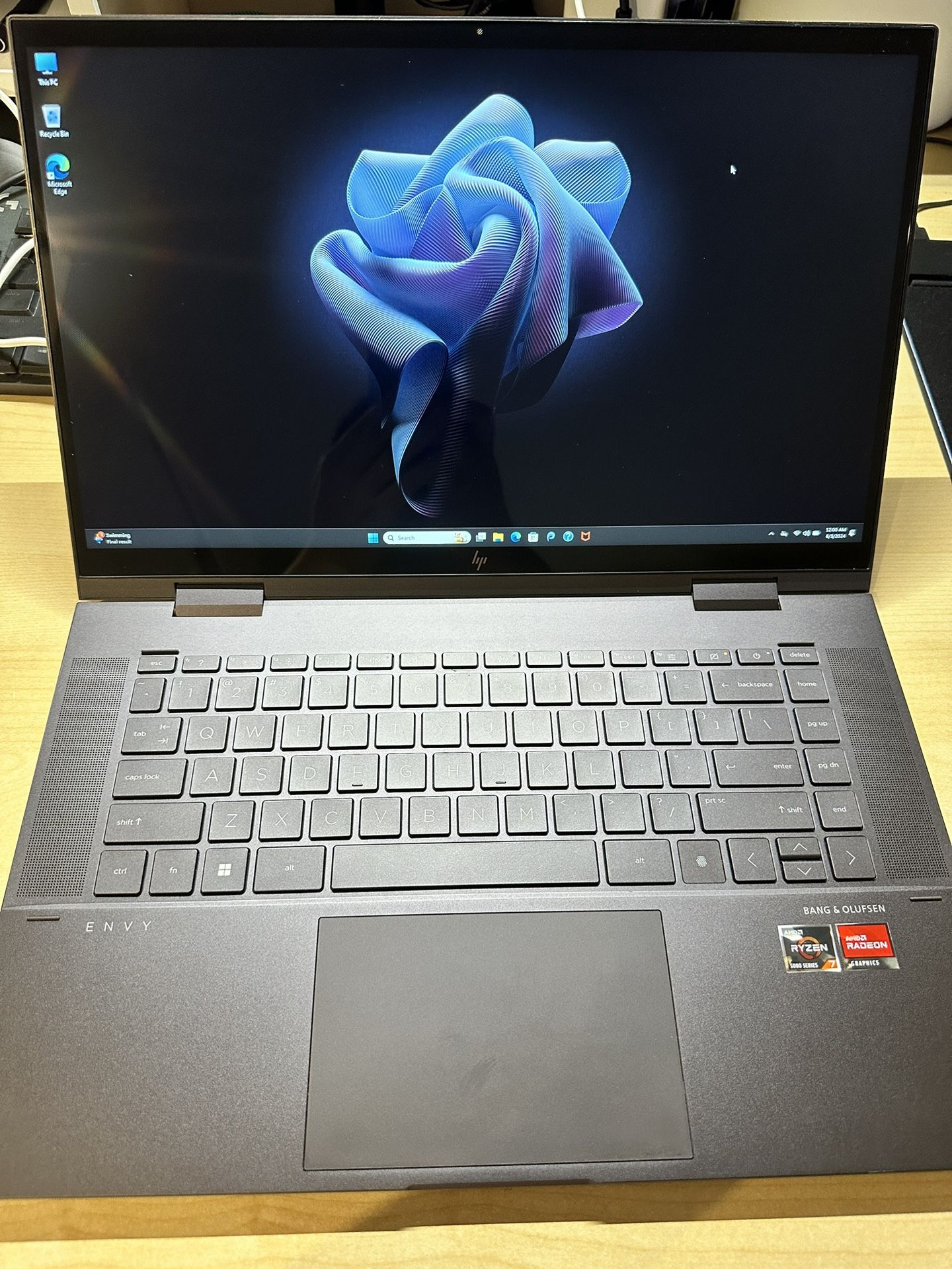 Mint condition HP ENVY X360 15inch Convertible Laptop, Ryzen 7 5825U, 16g ram, 512g ssd, Touchscreen.