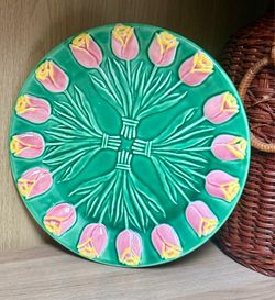 Majolica Style Ceramic Tulip Plate