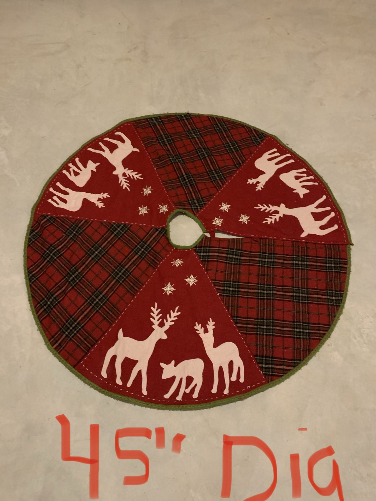 45” Diameter Christmas Tree Skirt