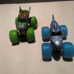 2 Monster Trucks