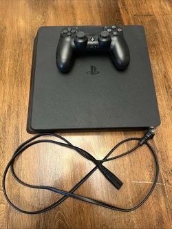 SONY PLAYSTATION 4 WITH GAME AND CONTROLLER