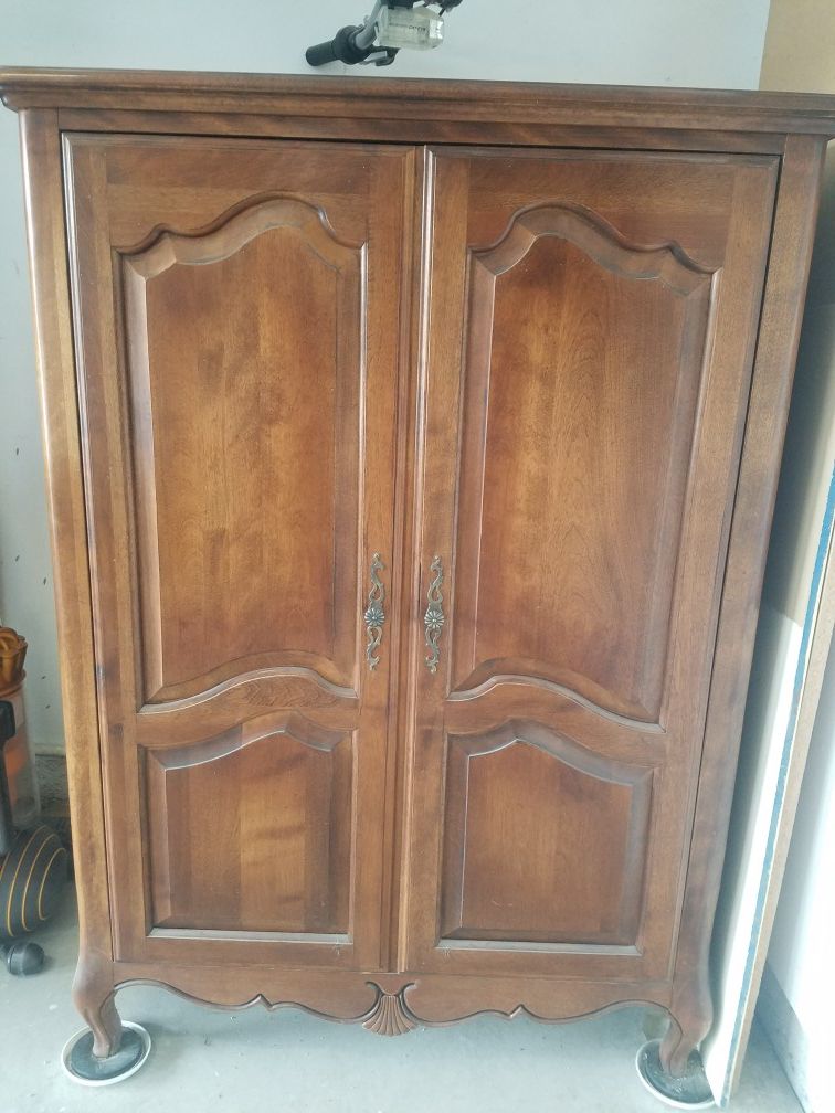 Ethan Allen Country French Collection Media Armoire