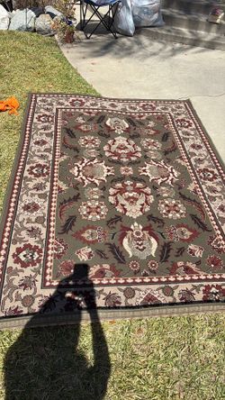 Like New 5x7 Rug