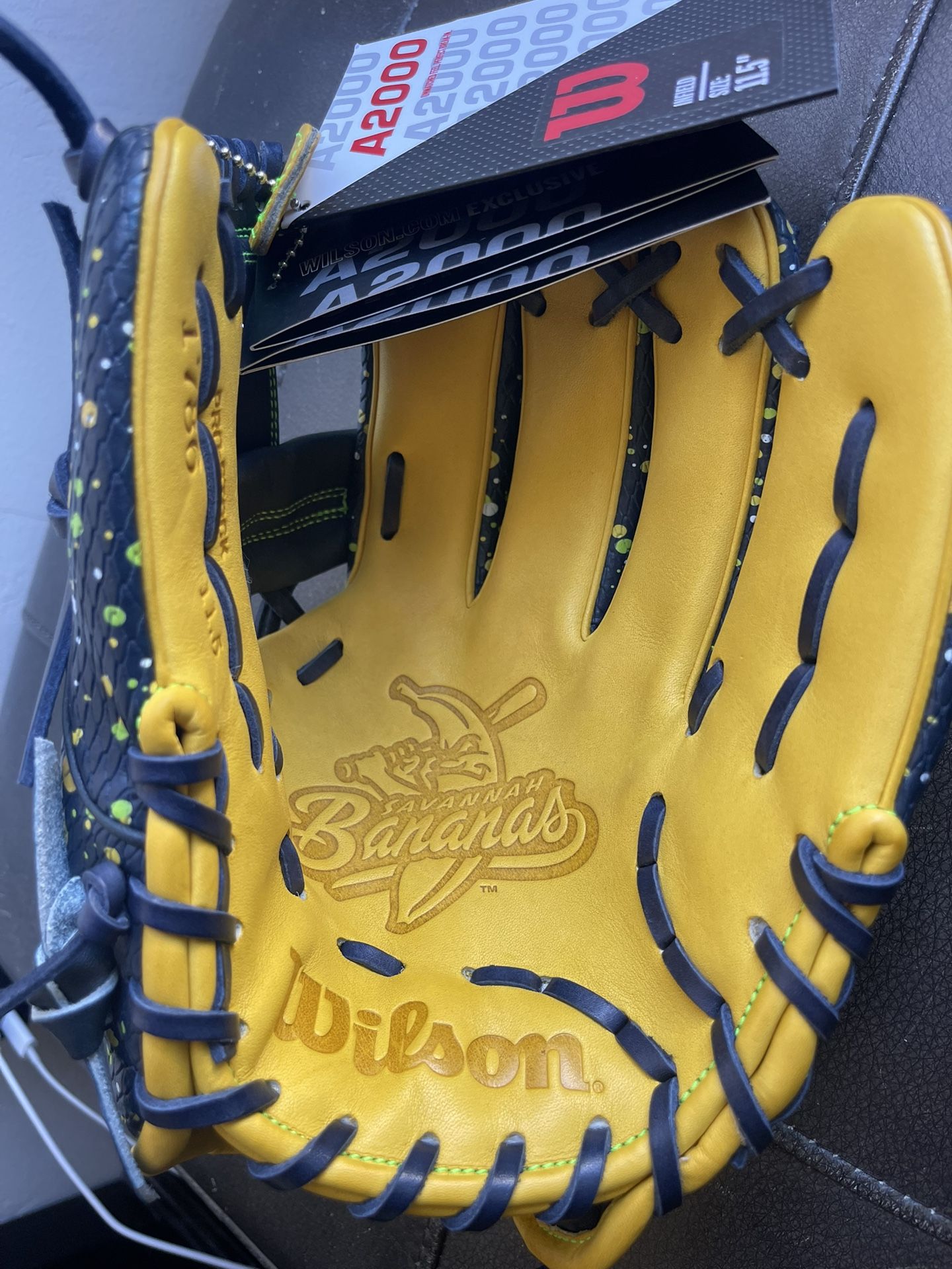 Wilson A2000 11.5 Baseball Glove 