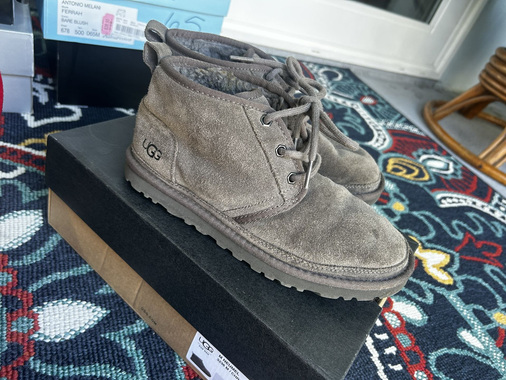 Classic UGG Suede Chukka/Low Boot (6 Wmns)