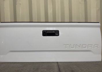 Tundra tailgate