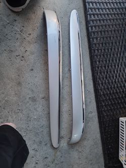 2006- 2009 MERCEDES E350 RIGHT AND LEFT REAR BUMPER MOLDING OEM