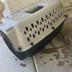 Small Dog Kennel Barely Used 