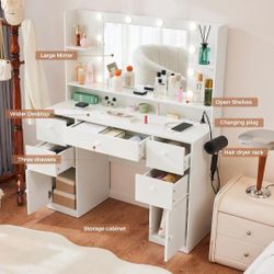 Vanity Desk With Mirror & Chair 