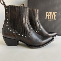 FRYE Women’s Sacha Stud Chelsea Black Brown Leather Boots Bootie Sz 6 M