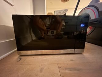LG Countertop Microwave 2.0 cu. ft. 1200 W