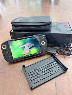 Lenovo Legion Go 2 - Z2E - 2TB- Handheld Gaming PC