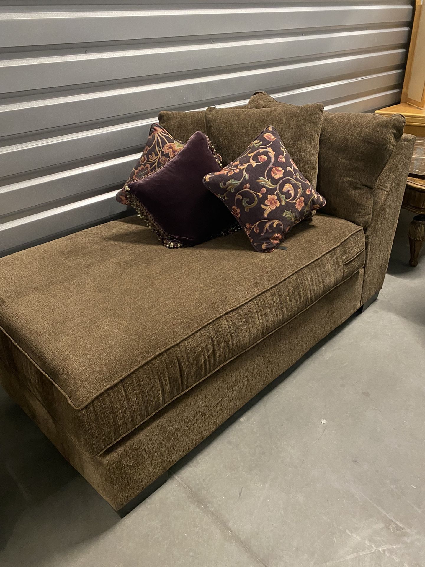 Beautiful RC Willey super Plush chaise lounge