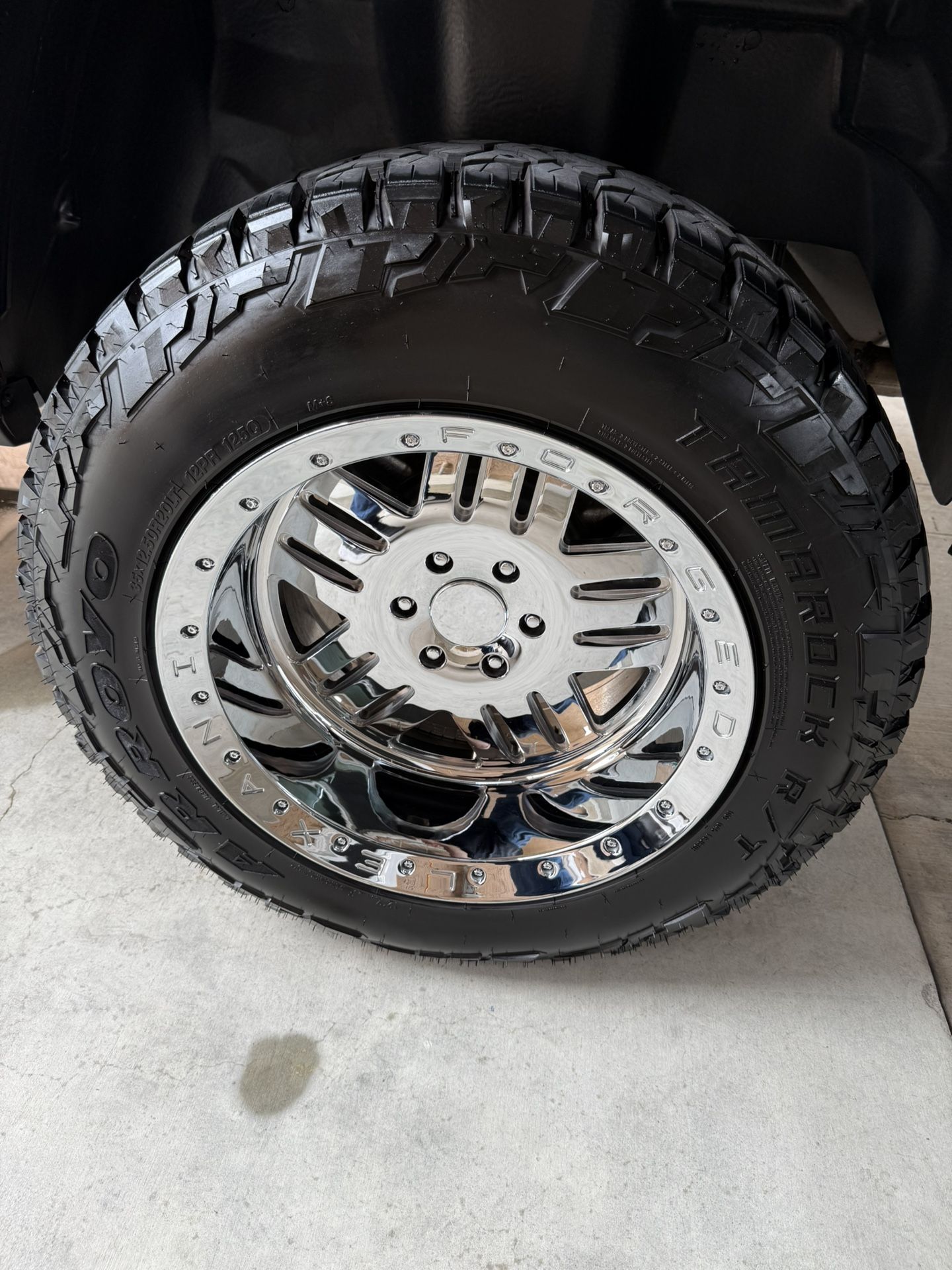 LEXANI Off Road 20x12 On 35 Chevy 6 Lug 95% NEW ZERO DAMAGE