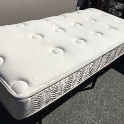 ***Twin Xl Bed With Mattress***