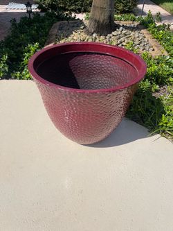 OVERSIZED Red Hammered Texture Planter Pot
