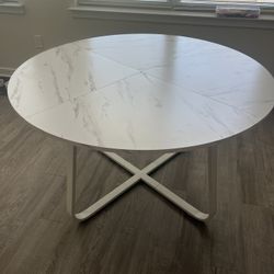 Dining Table with 4 chairs 