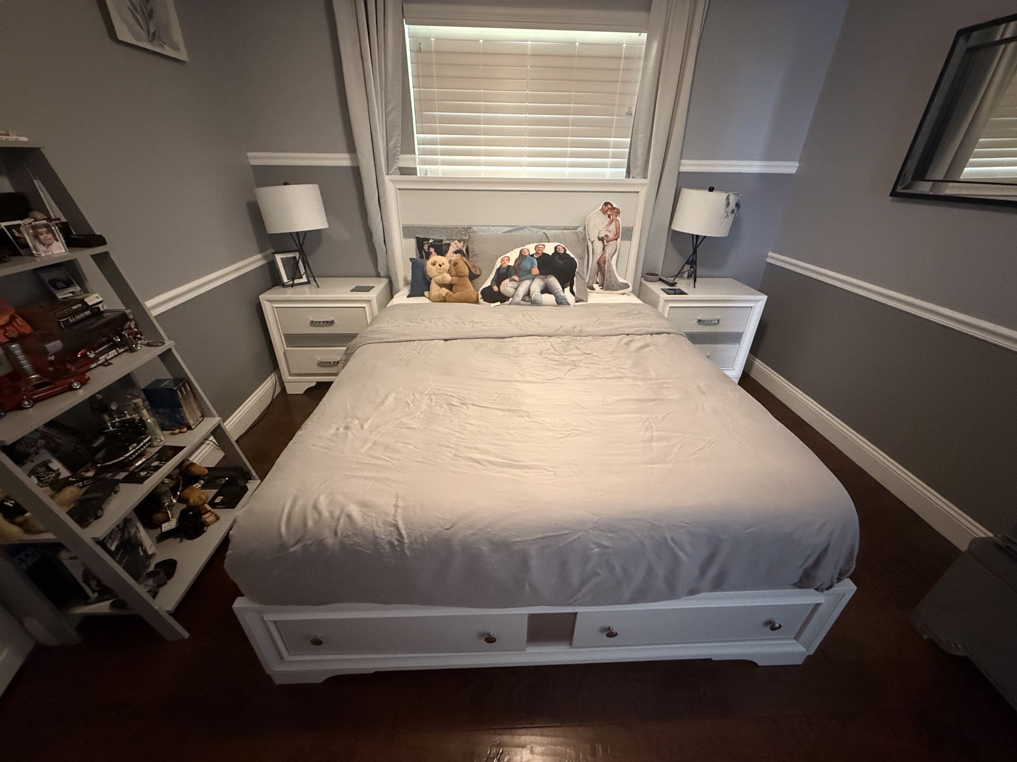 Queen Bedroom Set