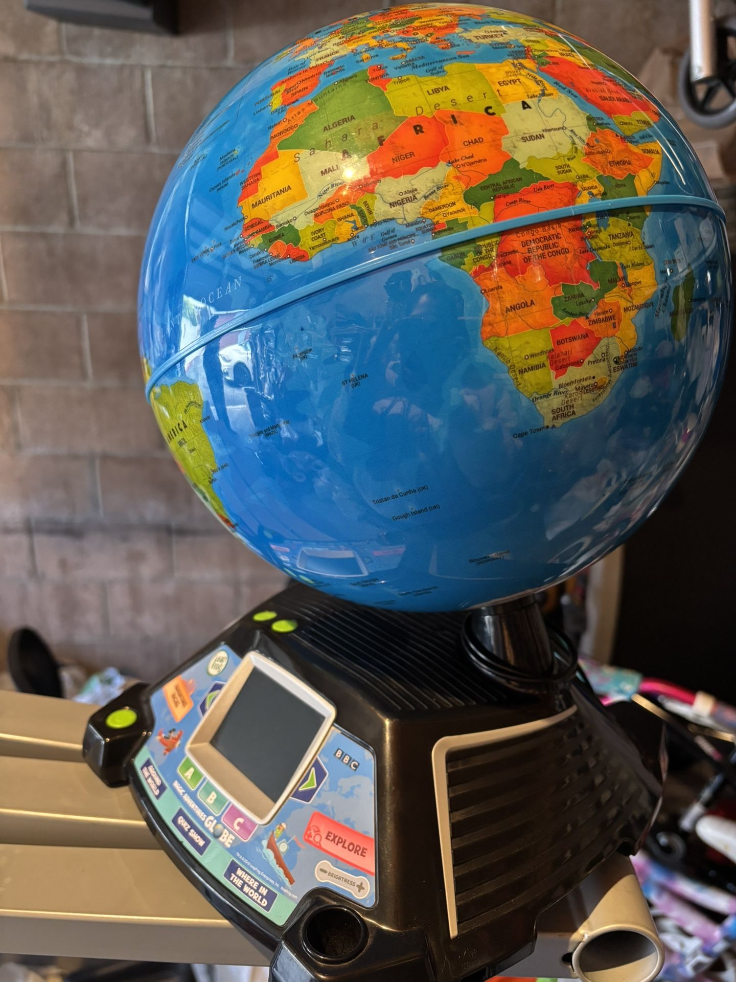 Leapfrog Globe