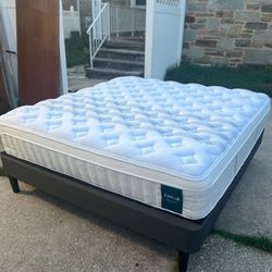 Leesa Sapira Hybrid Chill King Mattress