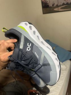 On cloud size 10 men