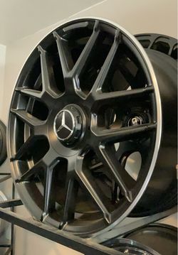 18”  MERCEDES AMG STYLE WHEELS.
