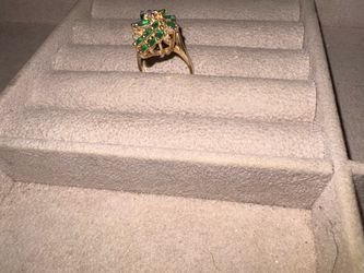 Gold ring with real emeralds and diamonds