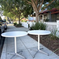 🥂🍷 Eames Tables 🧊🍾