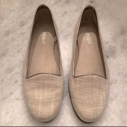 Women’s Size 7 1/2 Aerosoles Loafer Shoes Cushioned Linen w/ Gold Accents