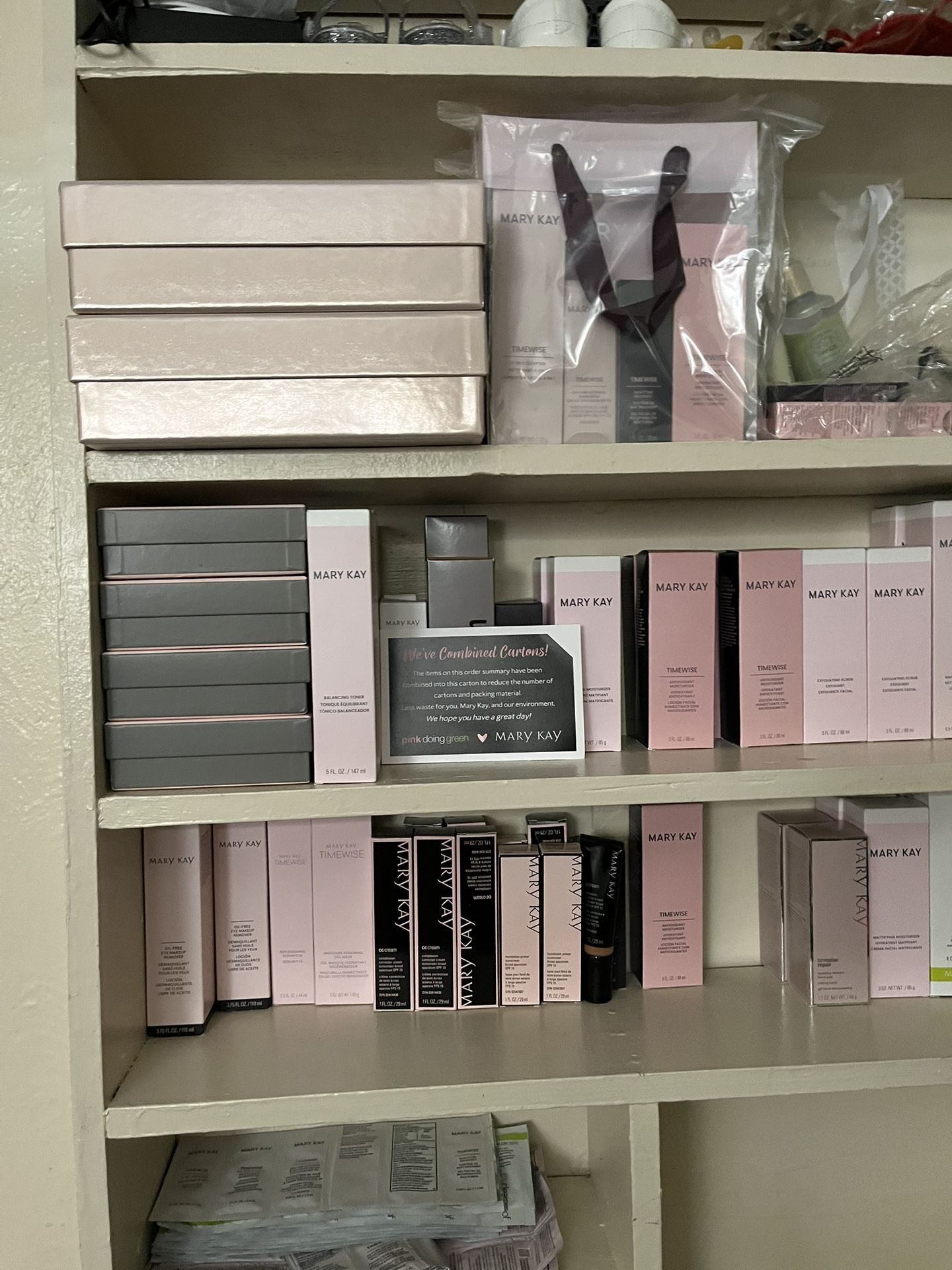 Productos De Marykay Y También Perfumes