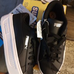 New Woman's Puma 71/2 $20